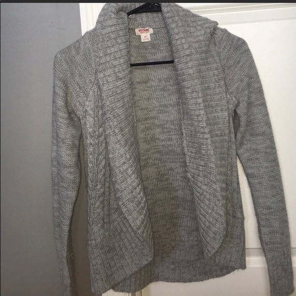 Gray sweater - Picture 1 of 2